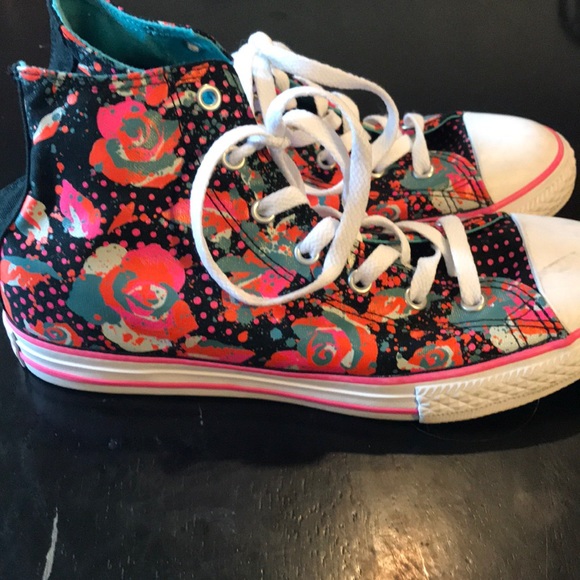 Converse Shoes - New Women’s 5 Converse High Tops 👟❤️👍